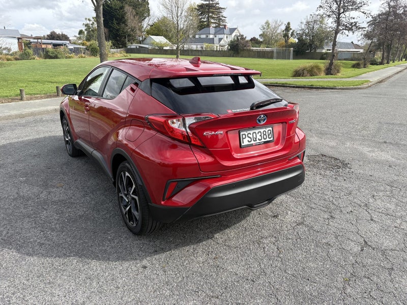2023 Toyota C-HR 1.8P HV ECVT FWD SUV/5D/5S image 2