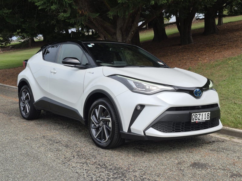 2023 Toyota C-HR Limited 1.8P HV ECVT FWD SUV/5... image 2