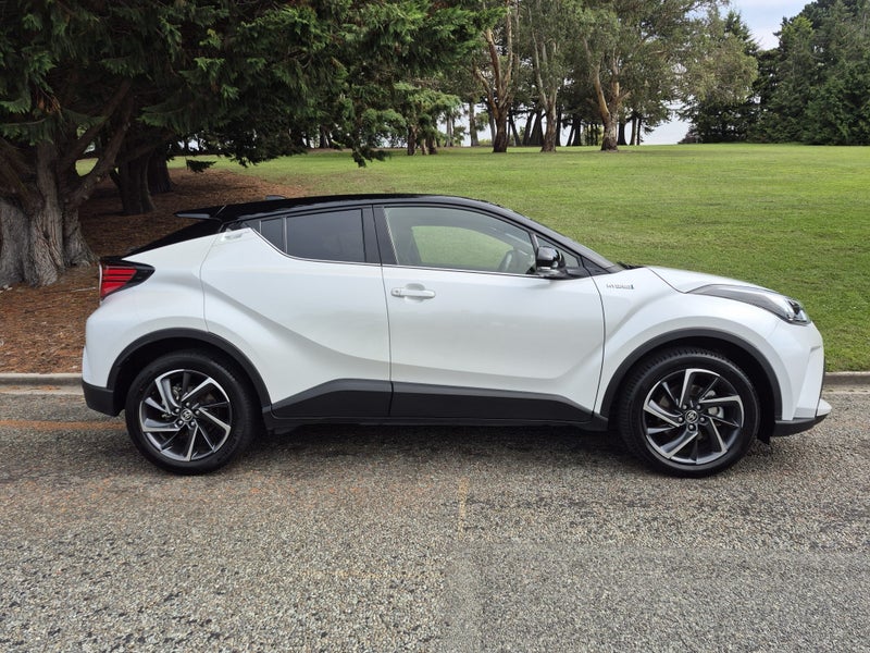 2023 Toyota C-HR Limited 1.8P HV ECVT FWD SUV/5... image 3
