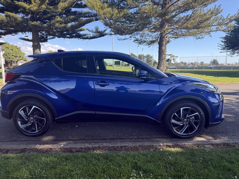2023 Toyota C-HR Limited 1.8P Hybrid FWD Automa... image 2