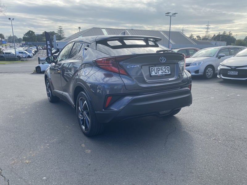 2023 Toyota C-HR Limited 1.8P Hybrid SUV image 3
