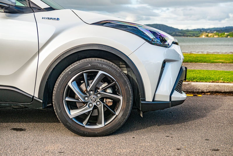 2023 Toyota C-HR Limited image 4