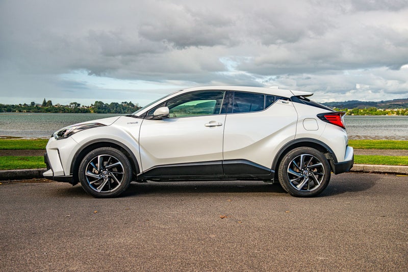 2023 Toyota C-HR Limited image 5