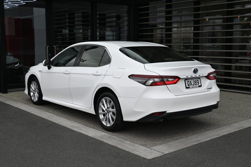 2023 Toyota Camry GX 2.5 Petrol Hybrid FWD Sedan image 2