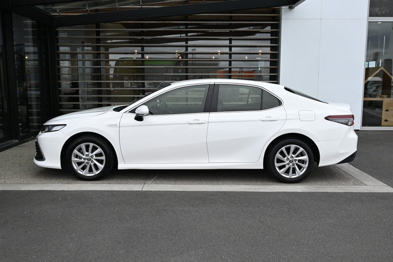2023 Toyota Camry GX 2.5 Petrol Hybrid FWD Sedan image 3
