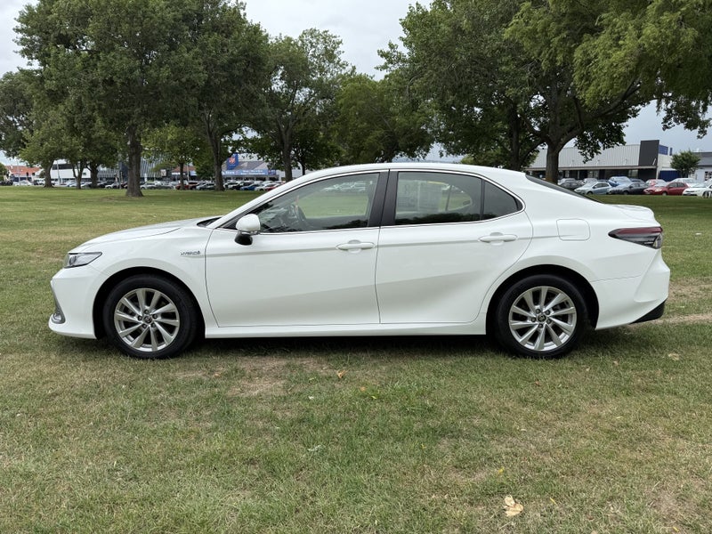 2023 Toyota Camry GX 2.5P Hybrid FWD Automatic... image 4