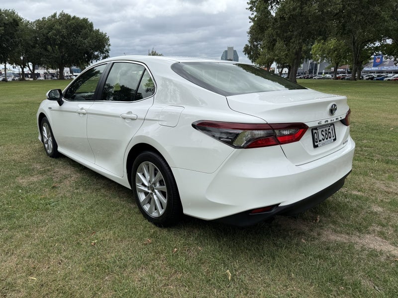 2023 Toyota Camry GX 2.5P Hybrid FWD Automatic... image 5