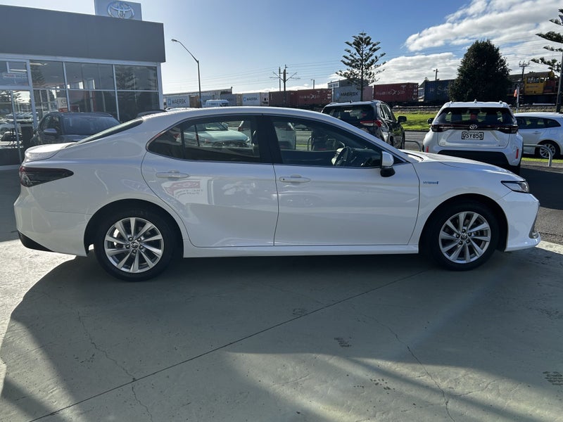 2023 Toyota Camry GX 2.5P Hybrid FWD Automatic SUV image 5