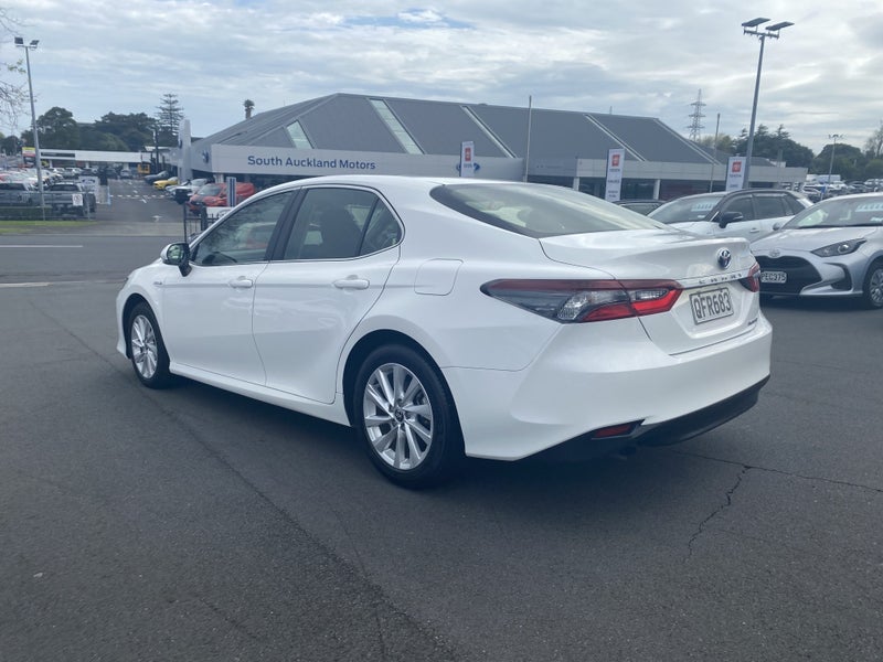 2023 Toyota Camry GX 2.5P Hybrid Sedan image 5