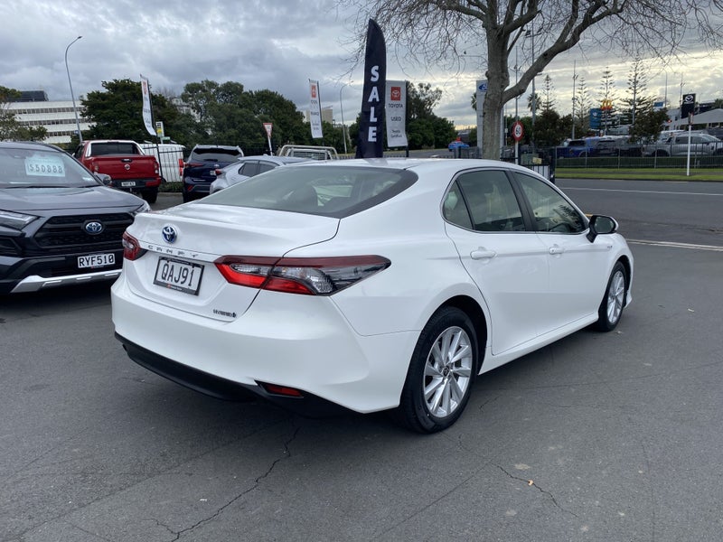 2023 Toyota Camry GX 2.5P Hybrid Sedan image 2