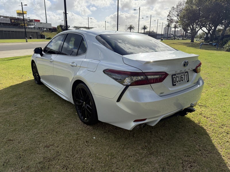 2023 Toyota Camry SX 2.5P Hybrid FWD Automatic... image 5