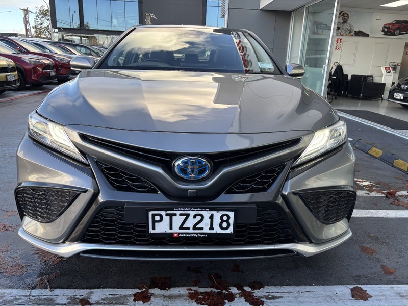 2023 Toyota Camry ZR 2.5 HYBRID SPACIOUS SEDAN image 4