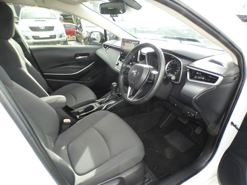 2023 Toyota Corolla 1.8 Hybrid S Touring image 2