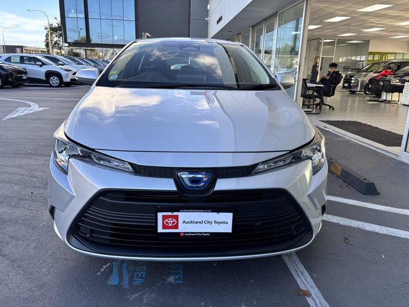 2023 Toyota Corolla 1.8 HYBRID SPACIOUS WAGON image 4