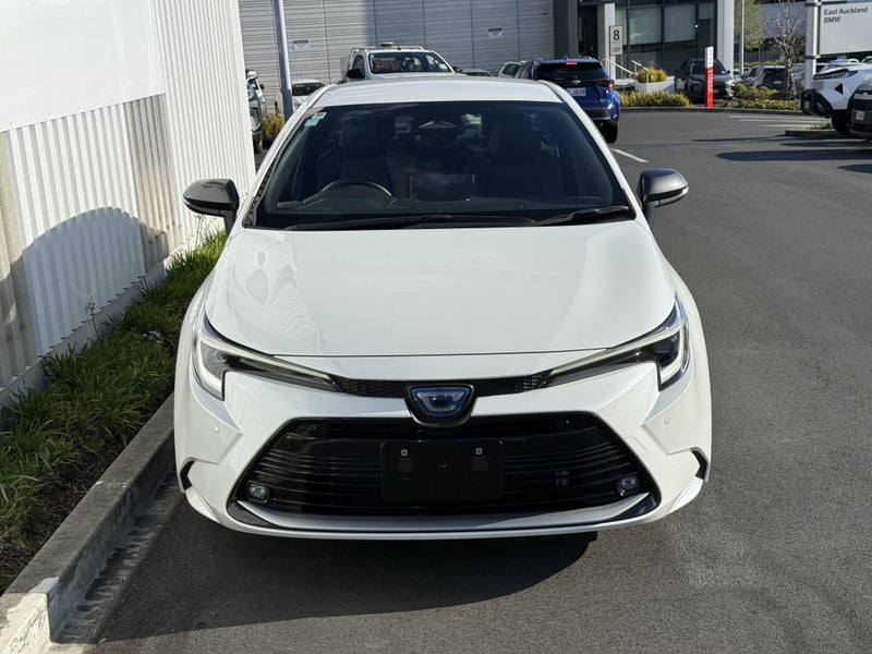 2023 Toyota Corolla 1.8 Hybrid WxB 4 Dr Sedan 2... image 3