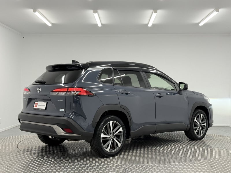 2023 Toyota Corolla Cross 1.8 Hybrid Z 4WD image 3