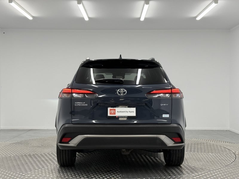2023 Toyota Corolla Cross 1.8 Hybrid Z 4WD image 4
