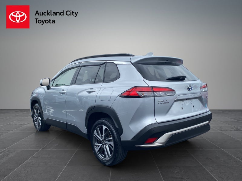 2023 Toyota Corolla Cross 1.8 Hybrid Z 4WD 5 Dr... image 5