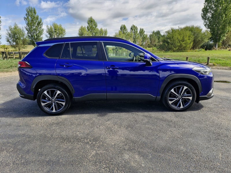 2023 Toyota Corolla Cross 1.8 Hybrid Z 5 Dr SUV... image 4