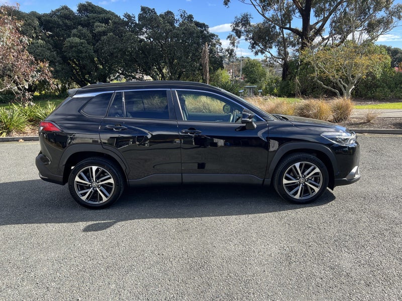 2023 Toyota Corolla Cross 1.8 Hybrid Z image 3
