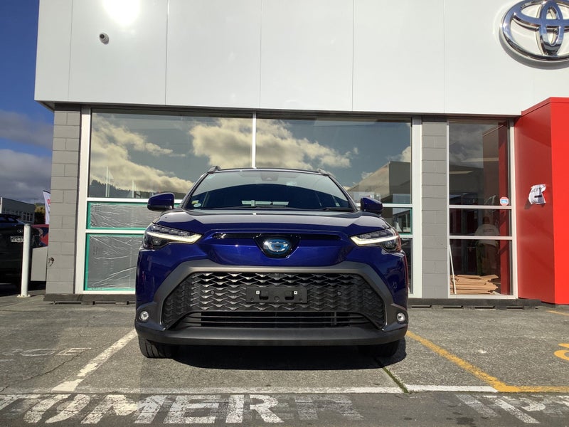 2023 Toyota Corolla Cross 1.8 Hybrid Z SUV image 2