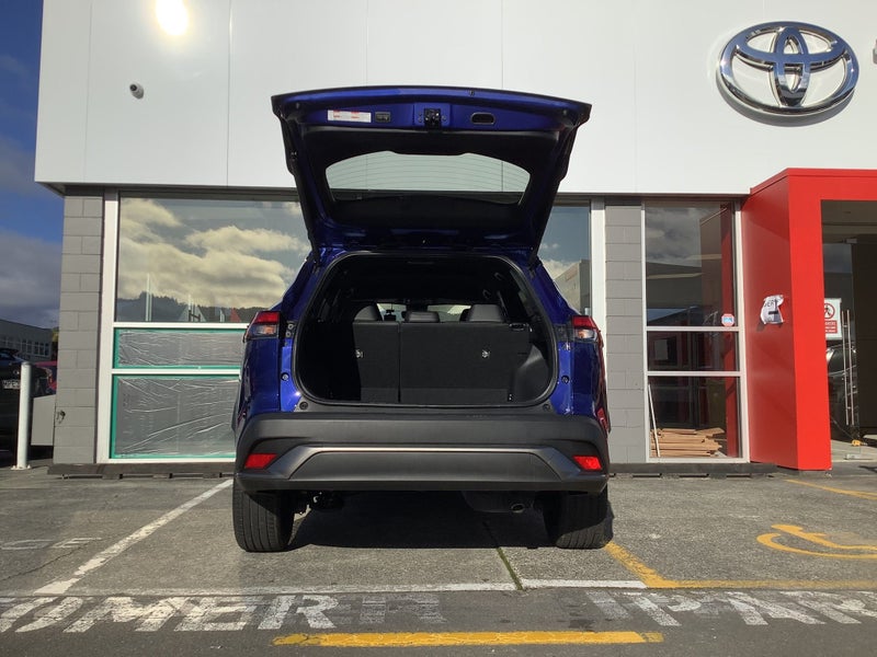 2023 Toyota Corolla Cross 1.8 Hybrid Z SUV image 5