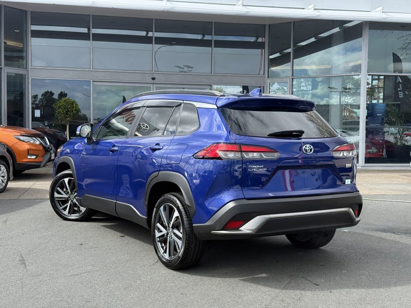 2023 Toyota Corolla Cross Cross 1.8 Hybrid Z 5... image 4
