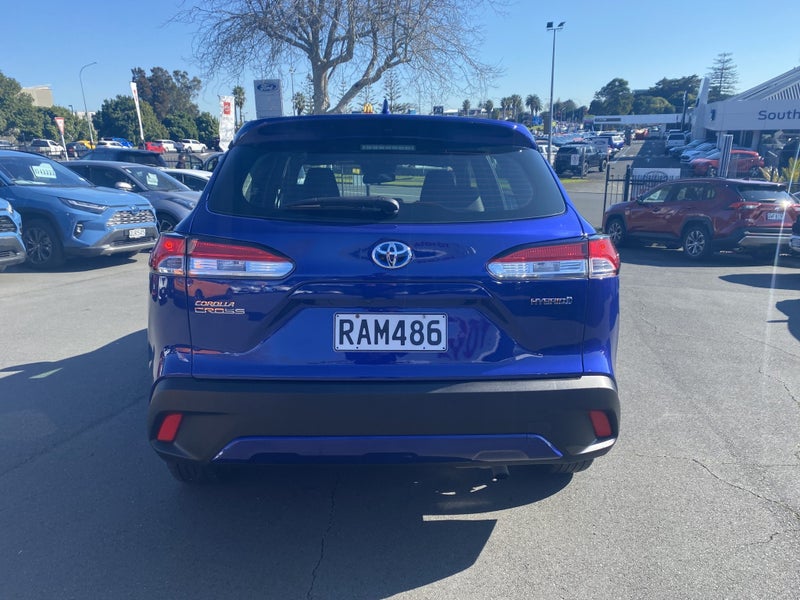 2023 Toyota Corolla Cross GX 2.0P HEV image 3