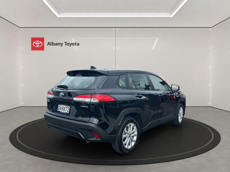 2023 Toyota Corolla Cross GX 2.0P HEV ECVT FWD... image 3