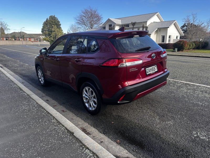 2023 Toyota Corolla Cross GX 2.0P HEV ECVT FWD... image 4