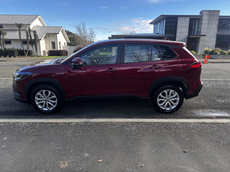 2023 Toyota Corolla Cross GX 2.0P HEV ECVT FWD... image 5