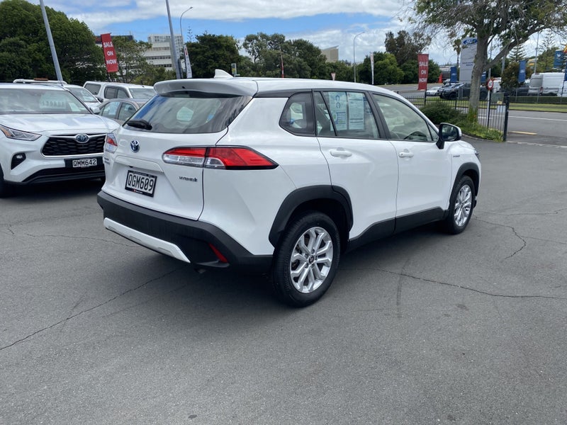 2023 Toyota Corolla Cross GX 2.0P HEV ECVT FWD... image 2