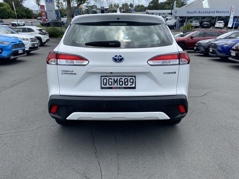 2023 Toyota Corolla Cross GX 2.0P HEV ECVT FWD... image 3