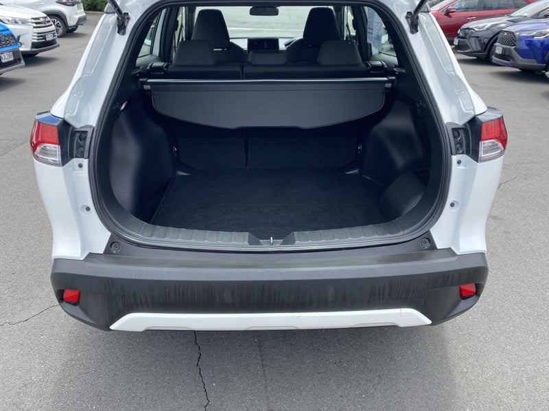 2023 Toyota Corolla Cross GX 2.0P HEV ECVT FWD... image 4