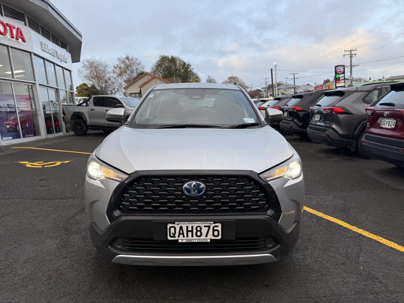 2023 Toyota Corolla Cross GX 2.0P HEV ECVT FWD... image 3