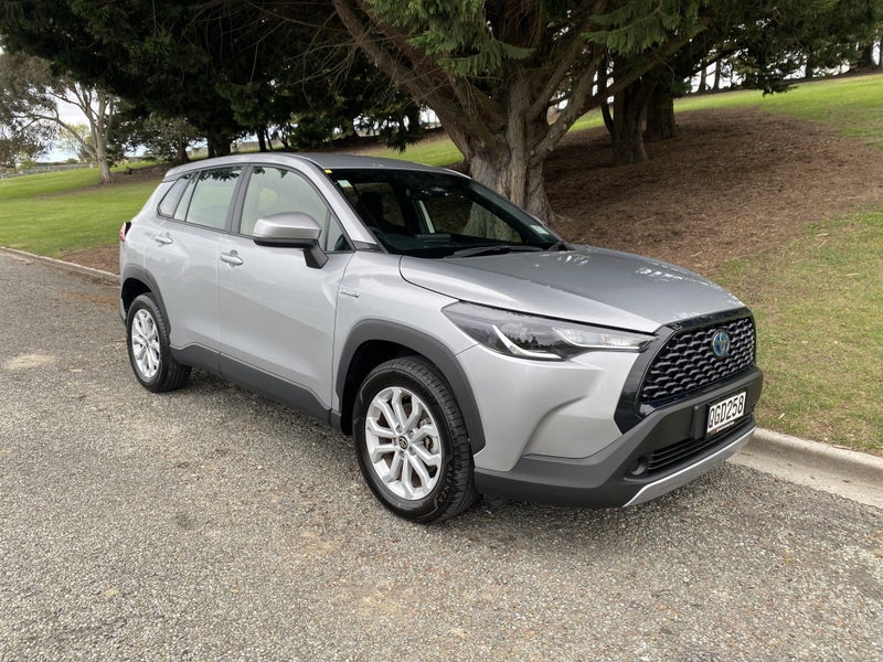 2023 Toyota Corolla Cross GX 2.0P HEV ECVT FWD... image 2