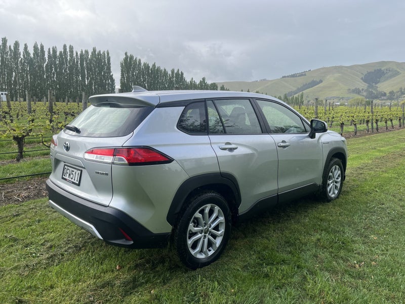 2023 Toyota Corolla Cross GX 2.0P HEV ECVT FWD... image 3