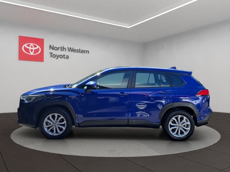 2023 Toyota Corolla Cross GX 2.0P HEV ECVT FWD... image 4