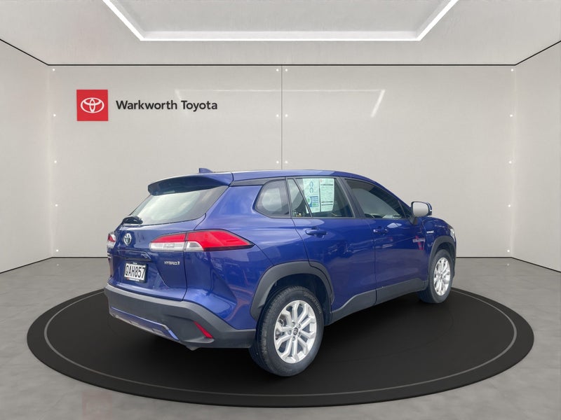 2023 Toyota Corolla Cross GX 2.0P HEV ECVT FWD... image 4
