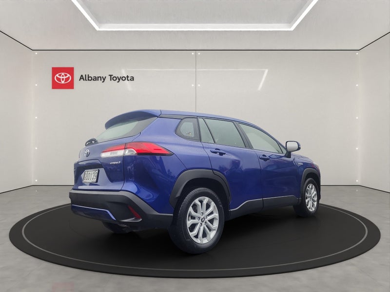 2023 Toyota Corolla Cross GX 2.0P HEV ECVT FWD... image 3