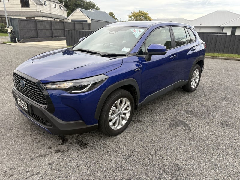 2023 Toyota Corolla Cross GX 2.0P HEV ECVT FWD... image 5