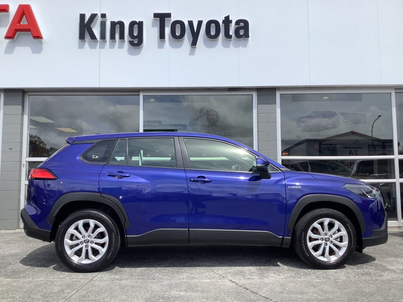 2023 Toyota Corolla Cross GX 2.0P HEV ECVT FWD SUV image 3