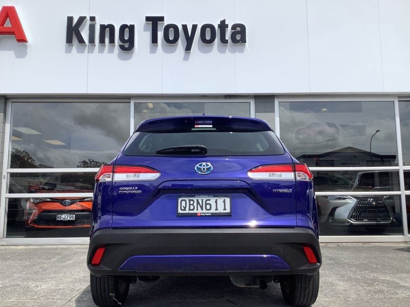 2023 Toyota Corolla Cross GX 2.0P HEV ECVT FWD SUV image 5