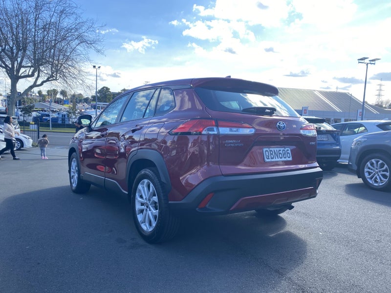 2023 Toyota Corolla Cross GX 2.0P HEV SUV image 5