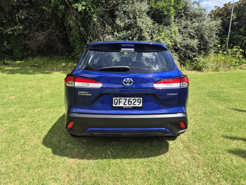 2023 Toyota Corolla Cross GX 2.0P Hybrid image 5
