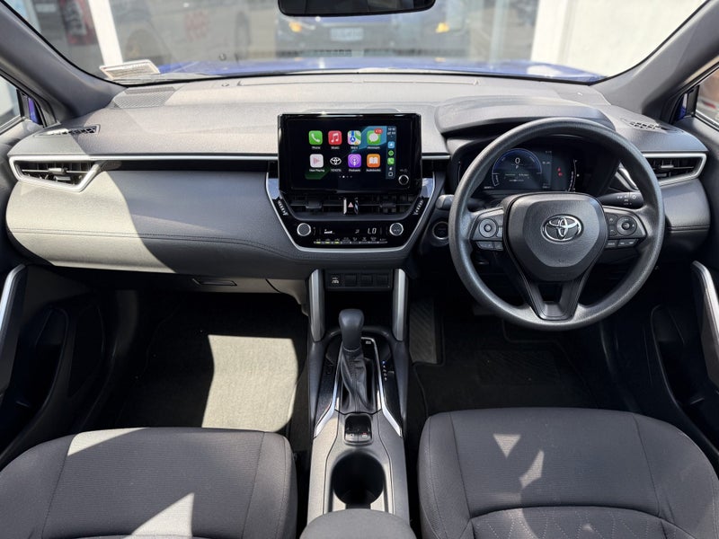 2023 Toyota Corolla Cross GX 2.0P Hybrid image 2