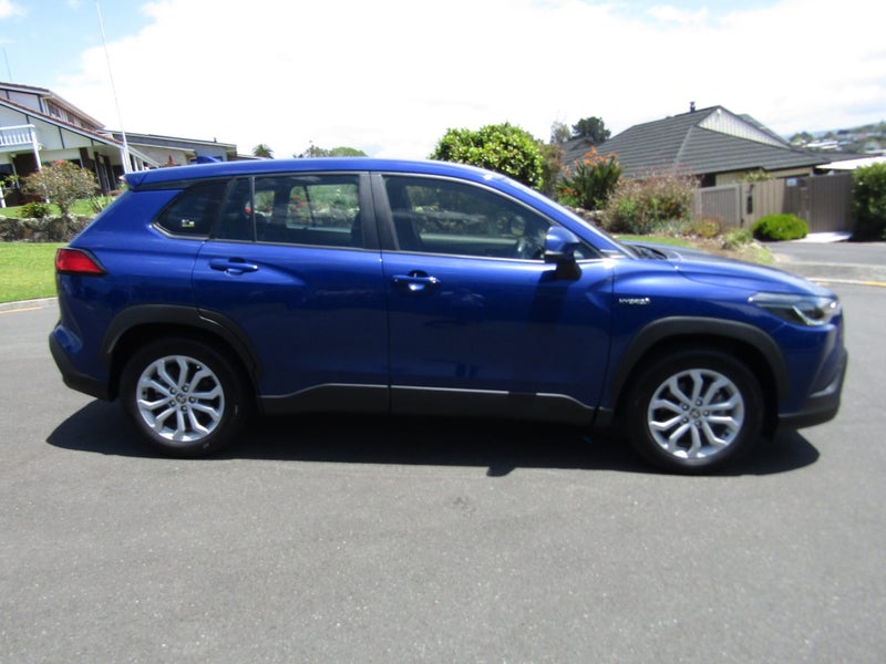 2023 Toyota Corolla Cross GX 2.0P Hybrid image 5