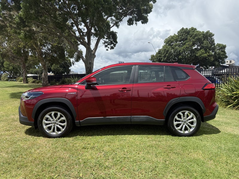 2023 Toyota Corolla Cross GX 2.0P Hybrid FWD Au... image 4