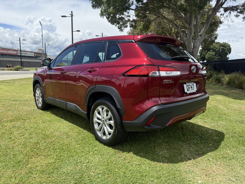 2023 Toyota Corolla Cross GX 2.0P Hybrid FWD Au... image 5