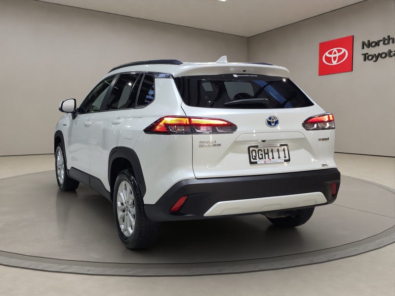 2023 Toyota Corolla Cross GXL 2.0L Hybrid FWD SUV image 5